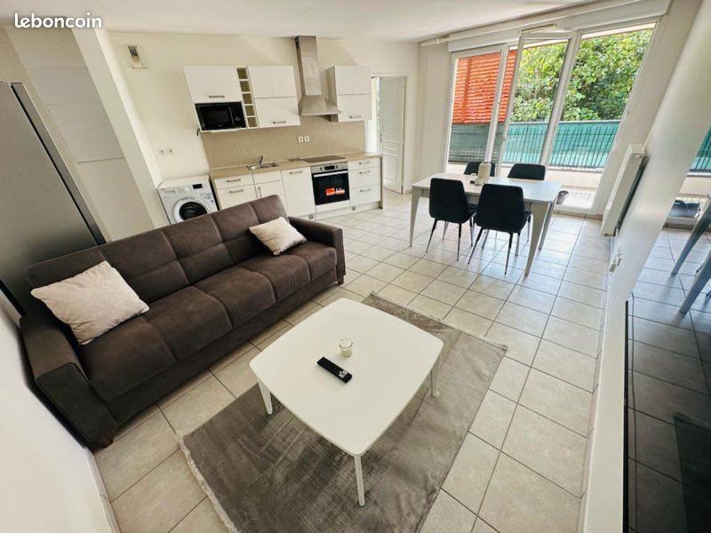 Appartement 2 pièces 45 m² · à Vaulx-en-Velin · 45 m² · 890 €