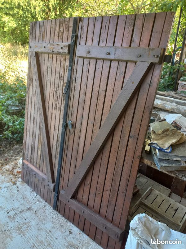 Volet bois 120x H140cm (image 2)