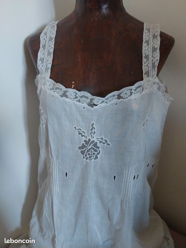 Vêtement de nuit T38 Charmante chemise de nuit légère avec