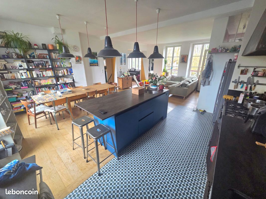 Maison 11 pièces 325 m² · à Saint-Pierre-lès-Nemours · 325 m² · 645 000 €