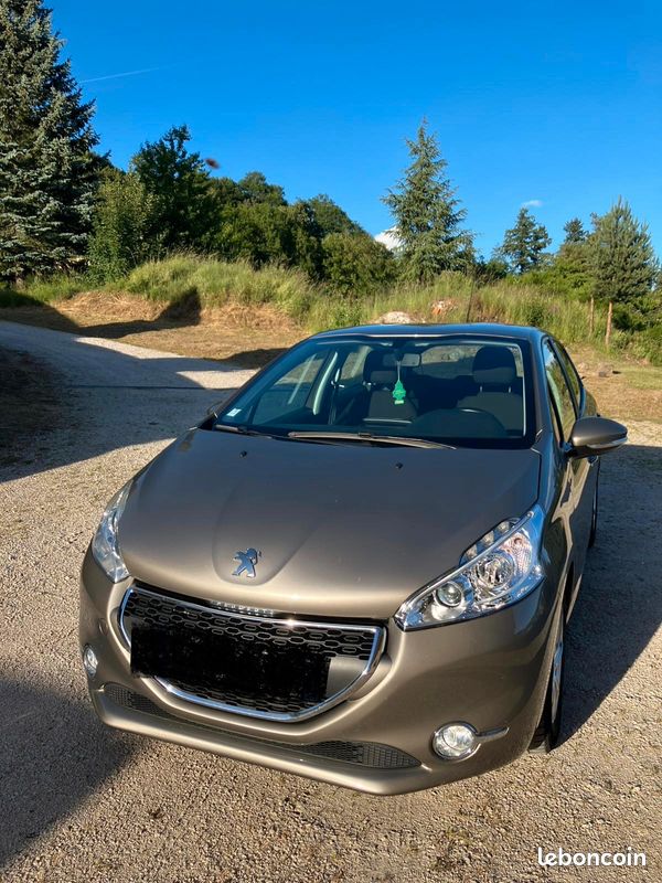 Peugeot 208 2012 1.4L 16V 95 CH Active (image 1)