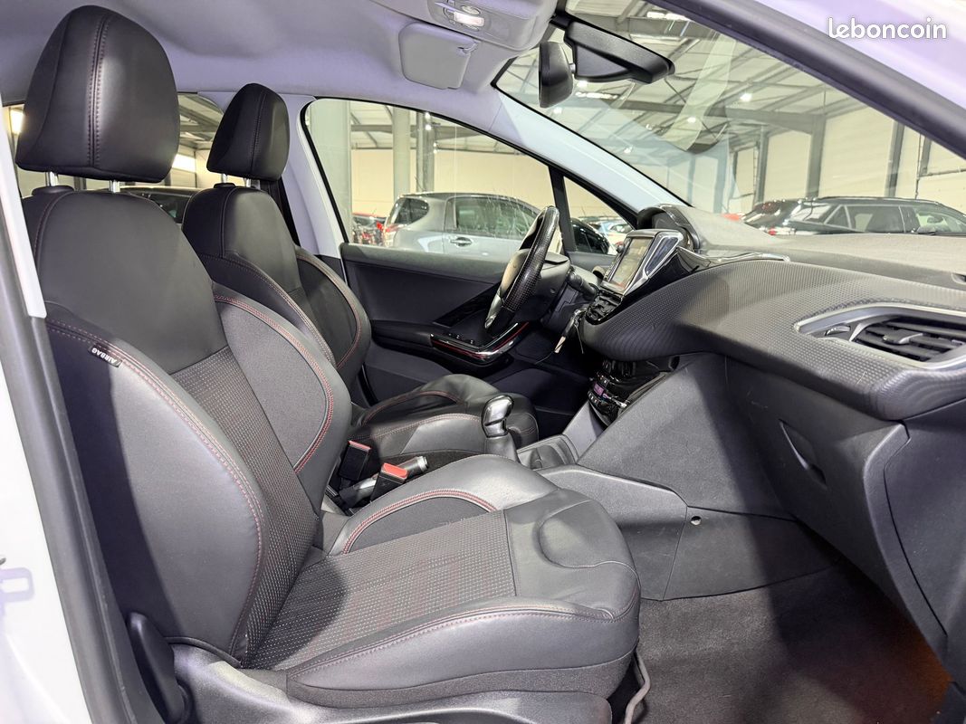 Peugeot 208 1.6 hdi 100 ch gt-line / radar de recul / carplay / clim auto / sieges bacquet / gps / garantie (image 8)