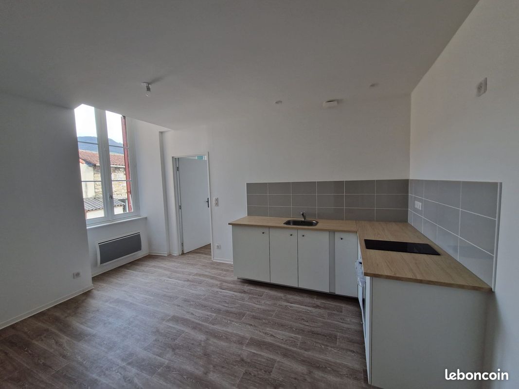 Appartement 2 pièces 28 m² · à Millau · 28 m² · 450 €