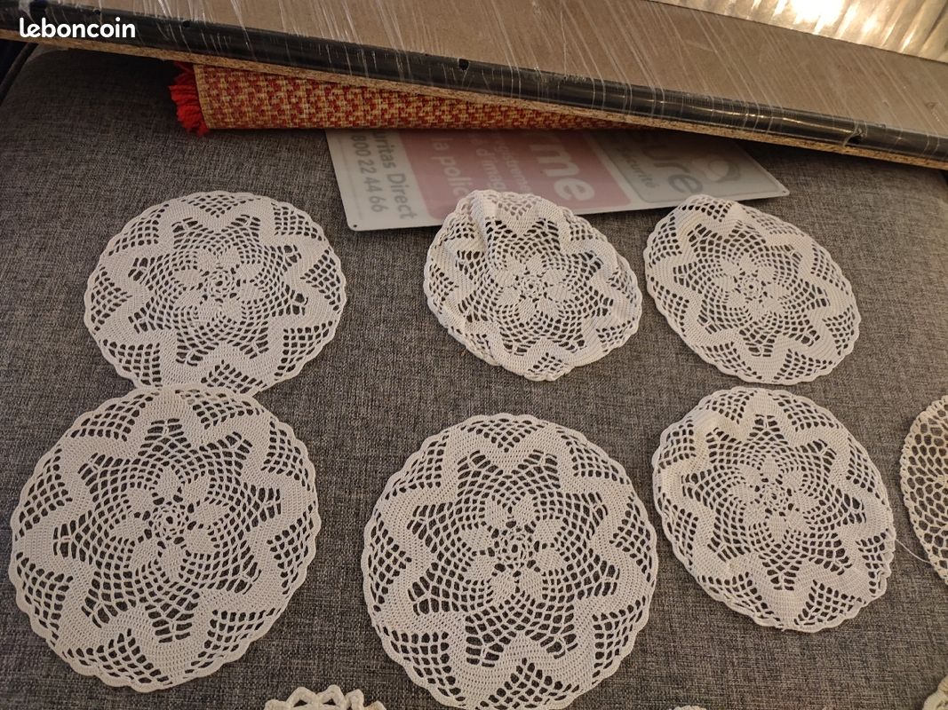 Lot de 10 petits napperons fait main (image 2)