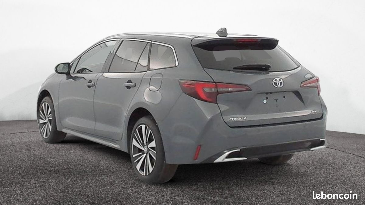 TOYOTA COROLLA TOURING SPORT 1.8 HYBRIDE 140CH DESIGN 0KM | SIEGES + VOLANT CHAUFF. - CAMERa (image 2)