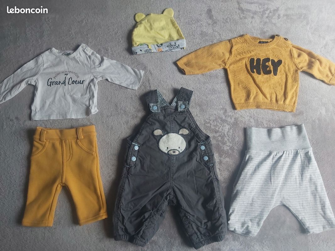 Lot de Vêtements Garçon 1 mois (image 1)