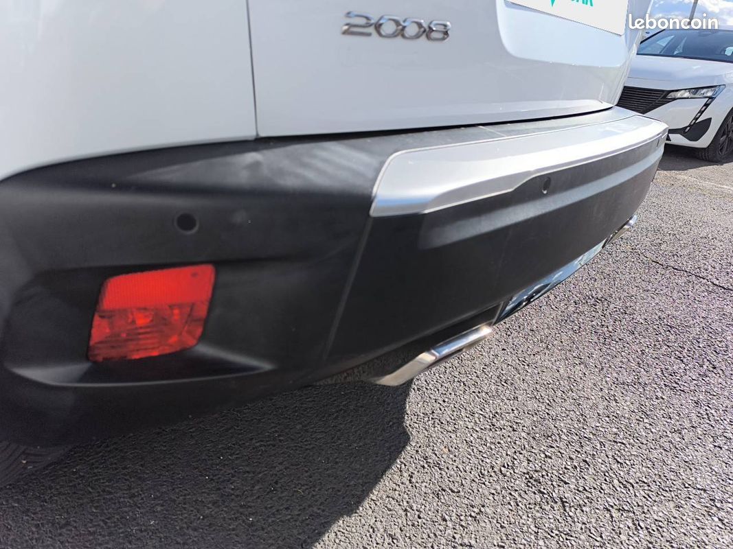 PEUGEOT 2008 PureTech 130 S&S EAT8 Allure (image 15)