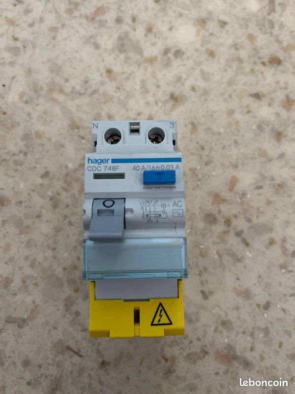 Interrupteur Différentiel 30mA HAGER 40A (image 1)