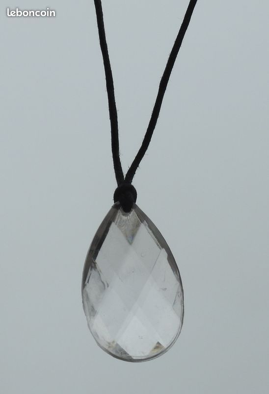 Collier fantaisie pierre transparente (image 1)