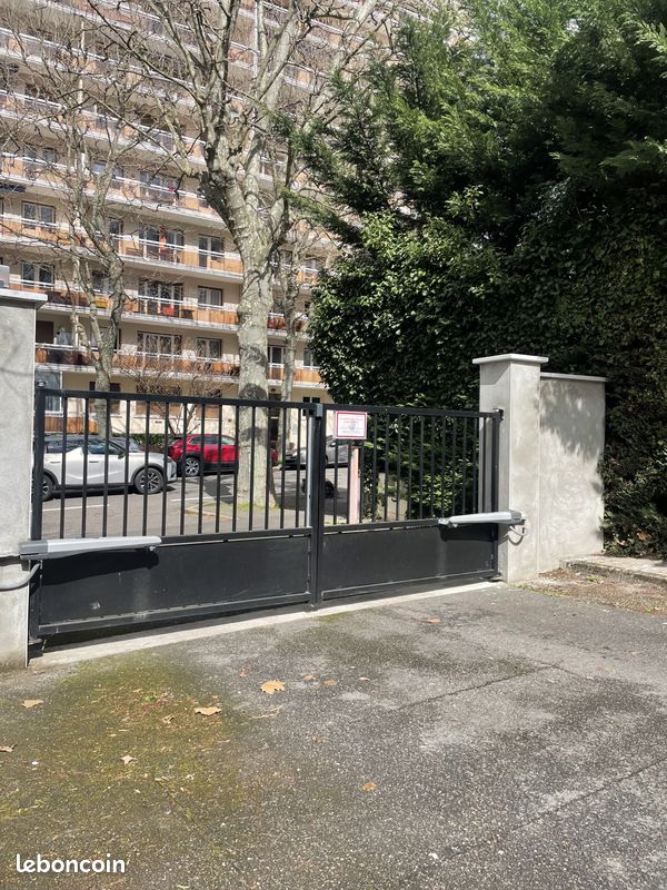 Parking/box 9 m² Saint-Étienne (image 3)