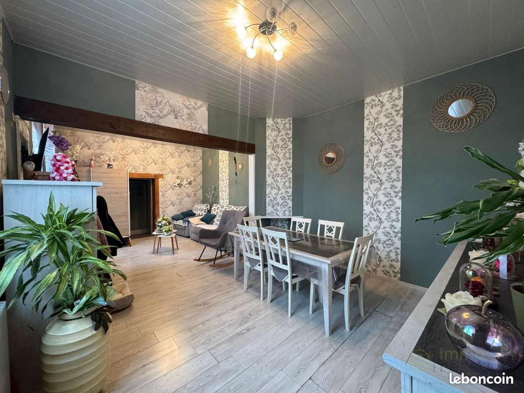 Maison 4 pièces 86 m² · à Combles · 86 m² · 125 000 €