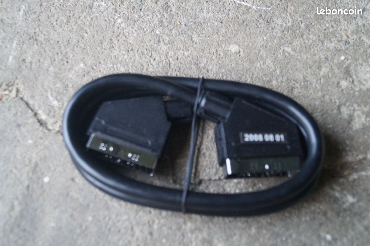 Cable peritel neuf (image 1)