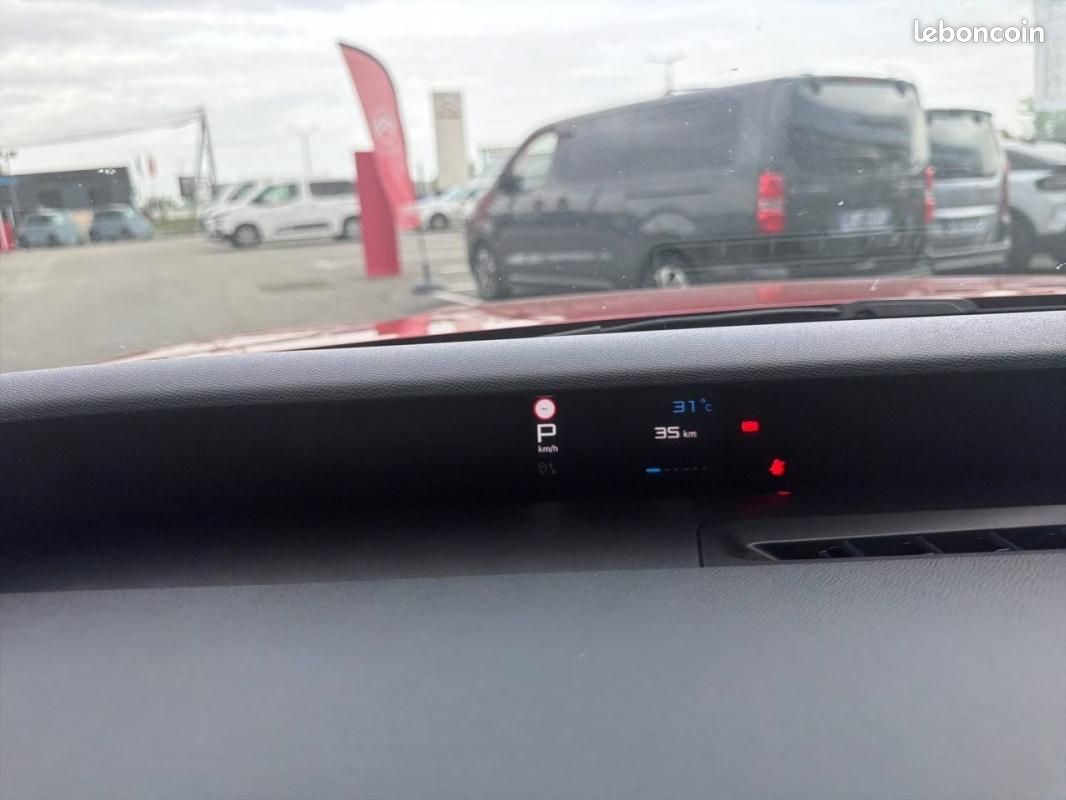 Citroën C3 Hybride 110 ch Automatique - Plus (image 12)