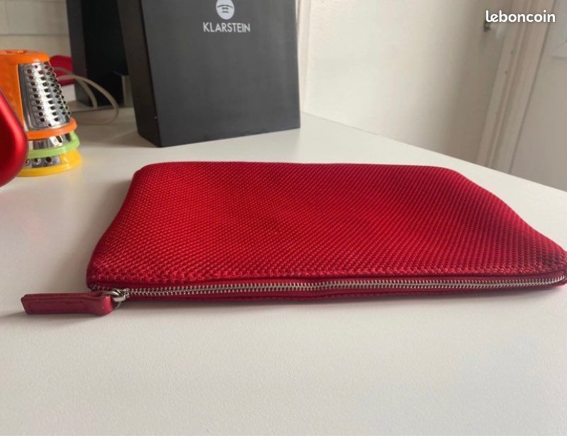 Pochette rouge Marque Maje pour iPad (image 3)