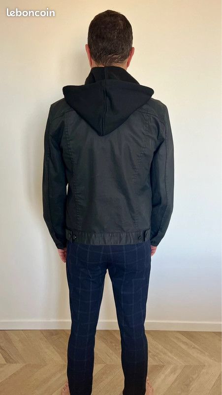 Blouson denim toile enduite noir Guess Taille L avec capuche (image 2)