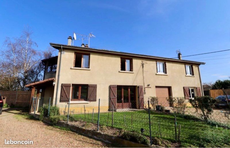 Appartement 3 pièces 70 m² · à Courpière · 70 m² · 650 €/mois