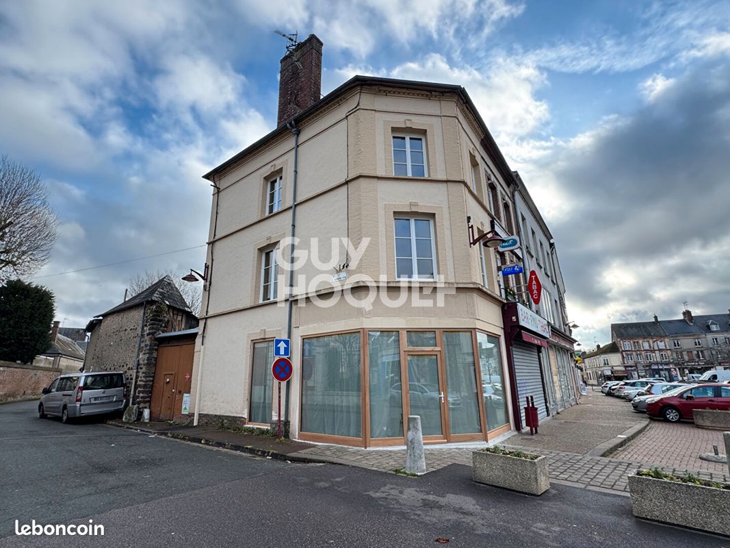 Local commercial 5 pièces 100 m² · à Breteuil · 100 m² · 108 000 €