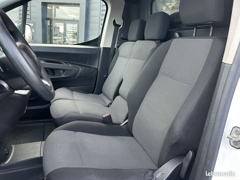 Citroën Berlingo III VAN FOURGON 1.5 BLUEHDI S&S - 130 BV EAT8 M WORKER 1000 KG (image 6)