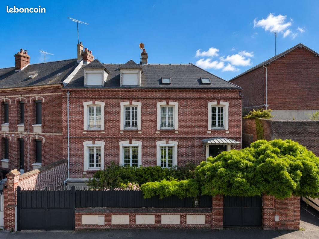 Maison 8 pièces 180 m² · à Beauvais · 180 m² · 338 000 €