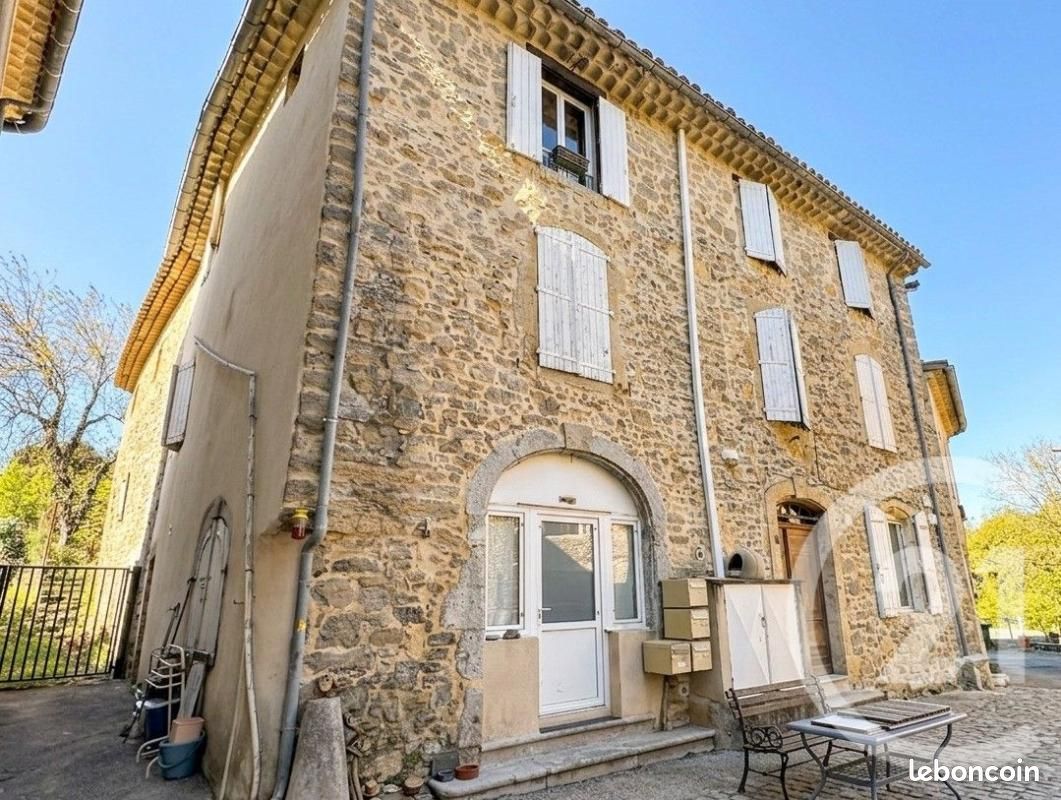 Immeuble 201 m² · à Générargues · 201 m² · 233 700 €