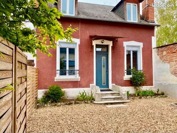 T3 meublé – Charmante maison de ville avec cour privative – Nevers centre