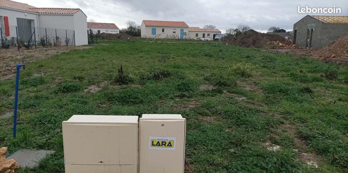 Terrain 451 m² Le Gua · 56 195 €