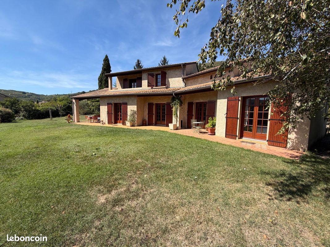 Maison 5 pièces 162 m² · à Saint-Désirat · 162 m² · 1 500 €/mois
