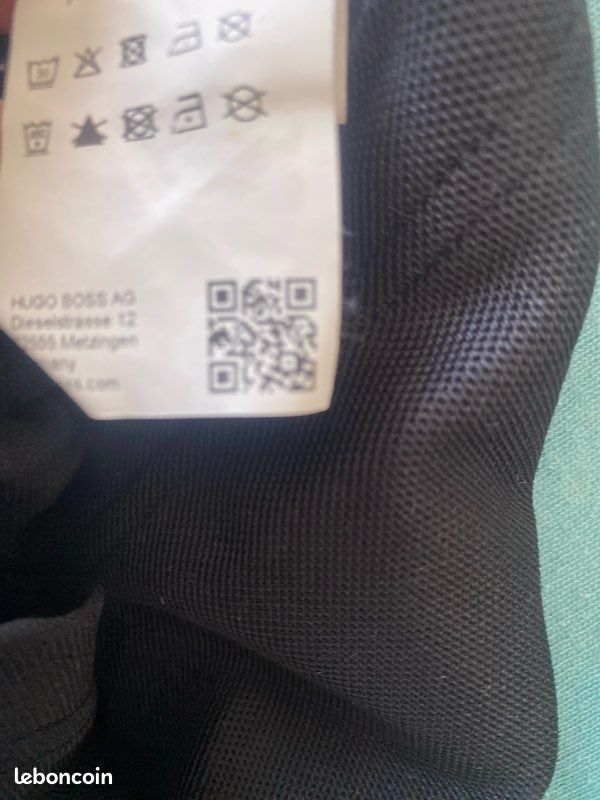 Polo noir, Hugo boss taille S en très bon état (image 7)