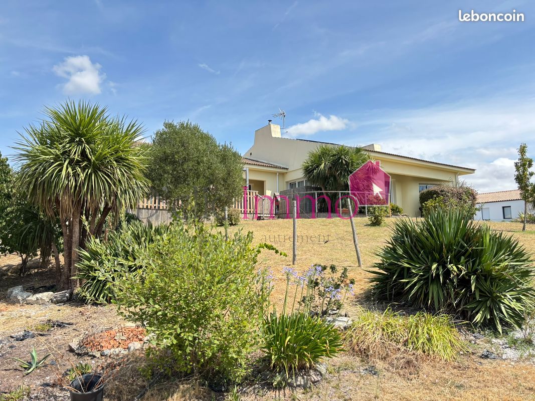 Maison 11 pièces 278 m² · à Givrand · 278 m² · 545 000 €