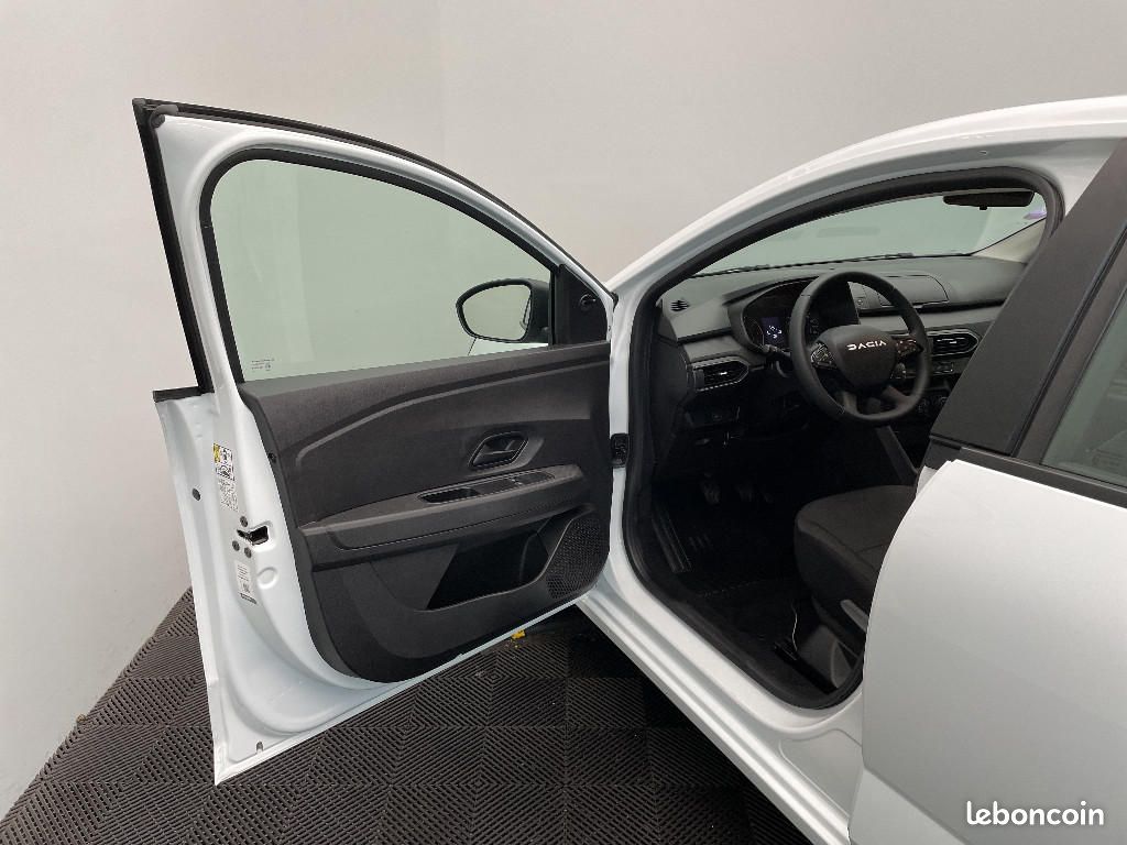 Dacia Sandero ECO-G 100 Essential (image 18)