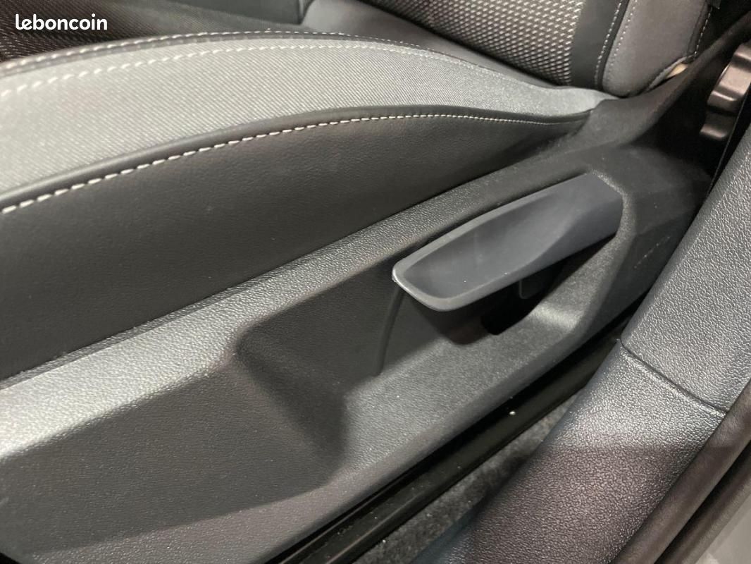 Audi A1 sportback 30 TFSI 116 ch S tronic 7 S line (image 14)