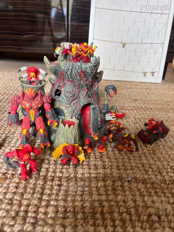 Figurine Gormiti - Peuple Du Volcan : Magma Marteau Furieux - Série 1 - Occasion