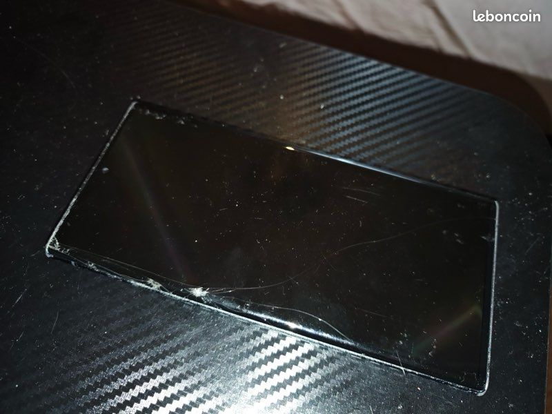 Ecran galaxy s22 ultra fissuré non testé vendu hors service (image 2)