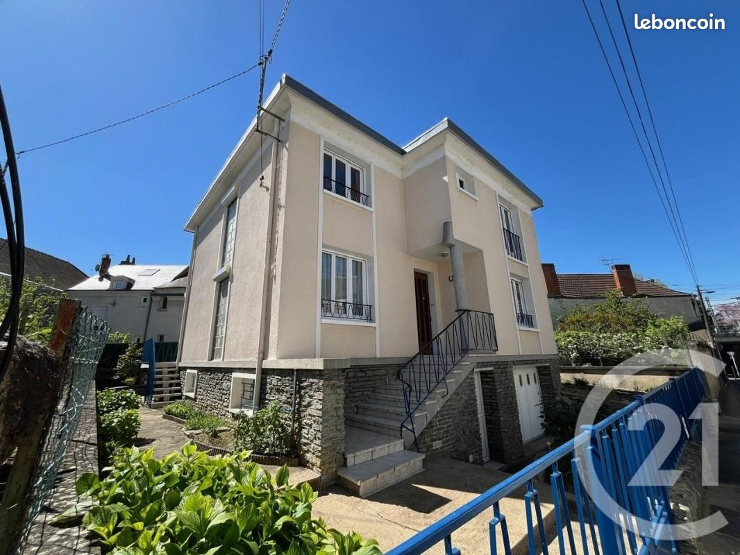 Maison 6 pièces 130 m² · à Châtellerault · 130 m² · 171 600 €