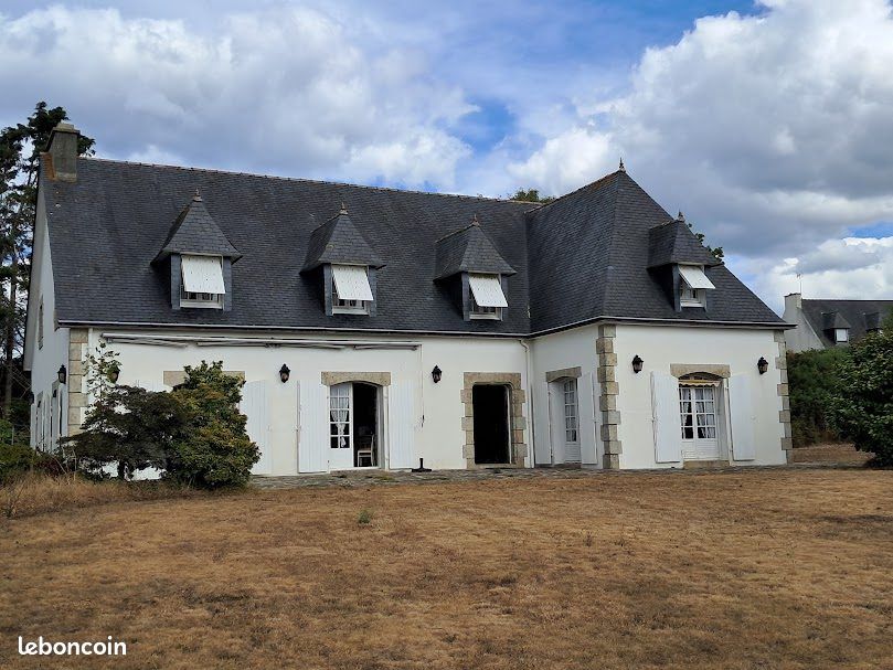 Maison 10 pièces 265 m² · à Confort-Meilars · 265 m² · 408 000 €