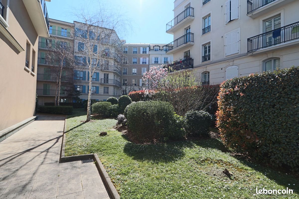 Appartement 3 pièces 63 m² · à Poissy · 63 m² · 299 000 €