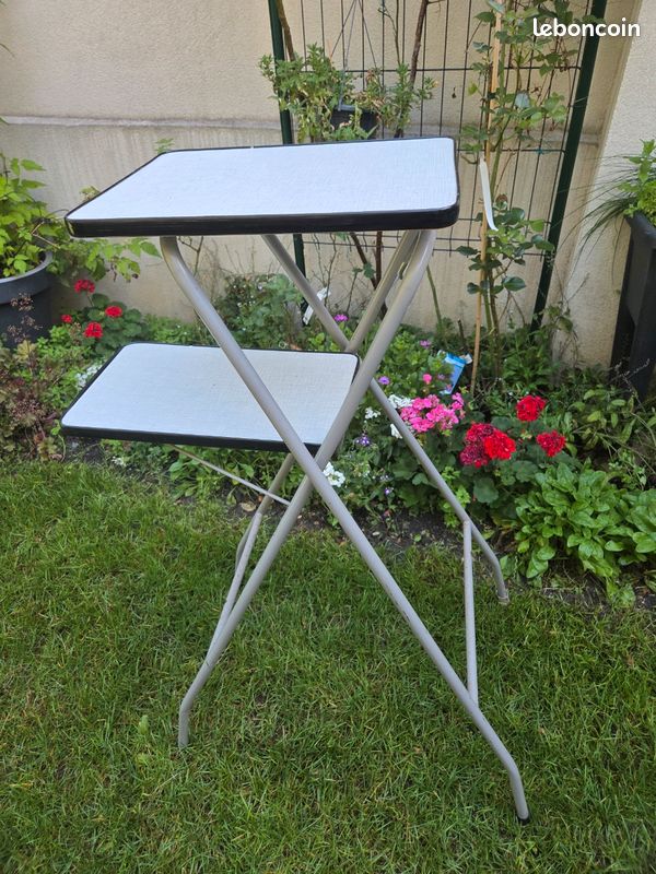 Table pour projecteur (image 2)