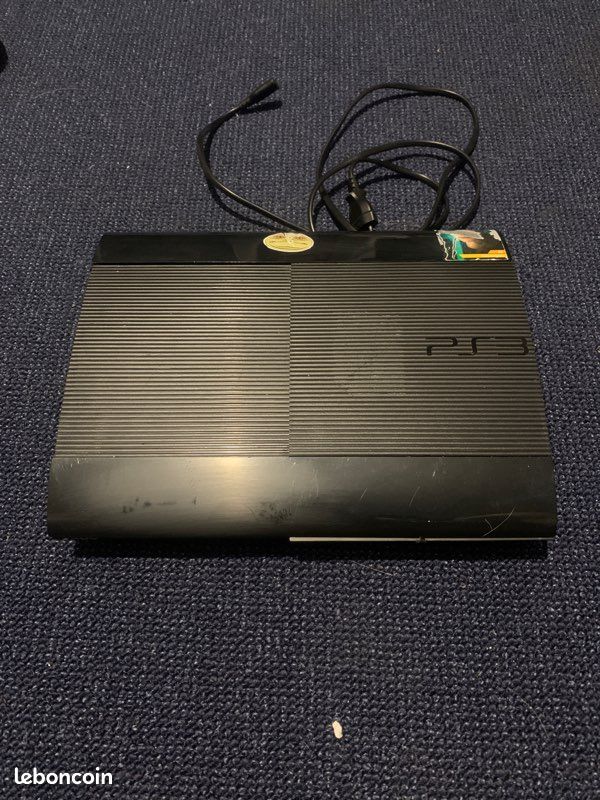 PS3 à vendre sans manette (image 1)