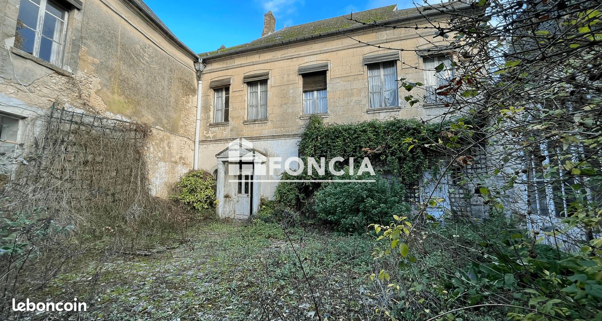 Maison 11 pièces 311 m² · à Laon · 311 m² · 67 600 €