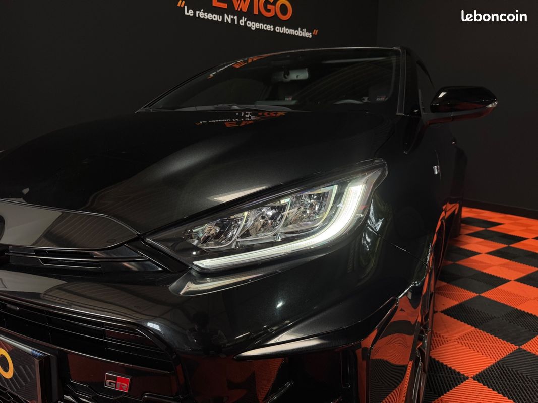 Toyota yaris gr 1.6 4wd 261 ch track pack / camera de recul / carplay / miltek / tva recuperable (image 26)
