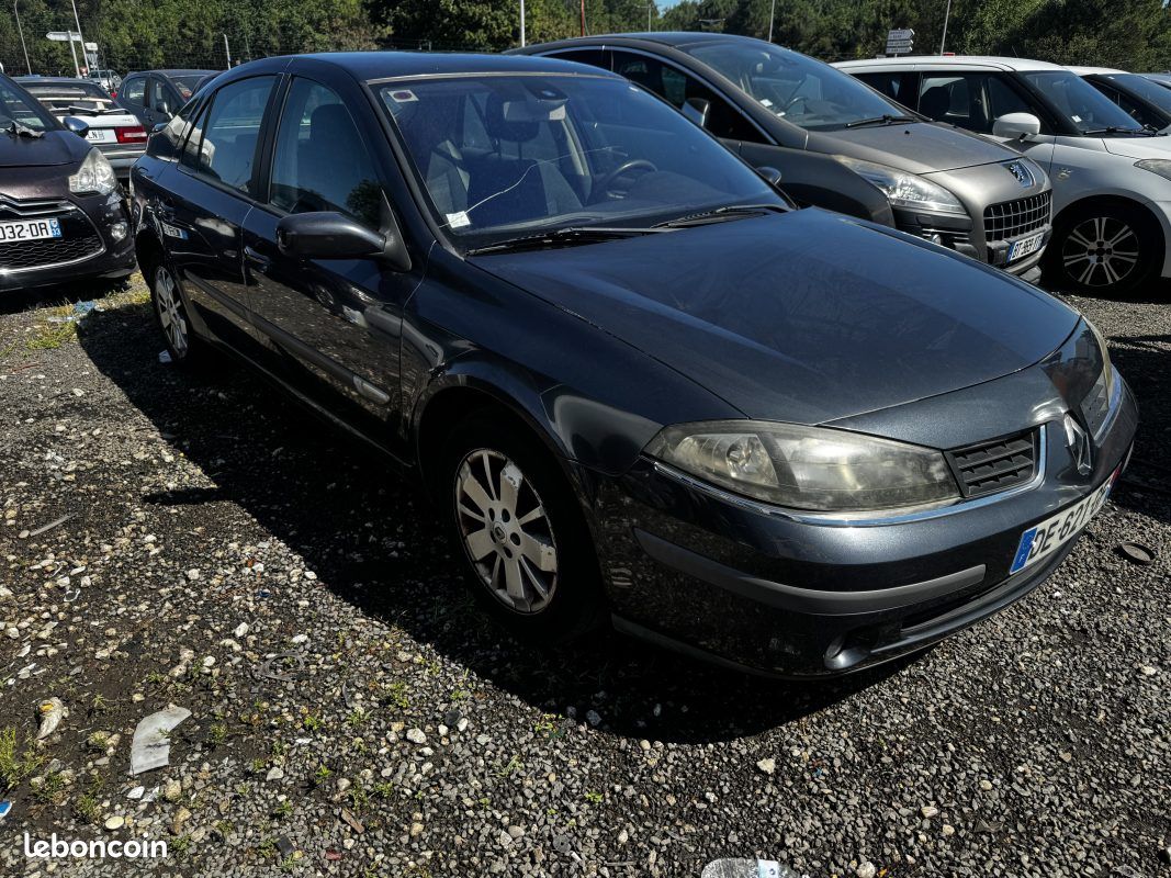 Renault laguna pack authentique 1.9dci 110 2007 (image 8)
