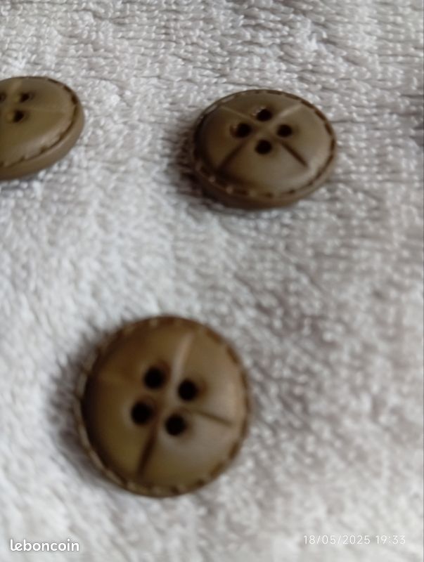 Lot de 32 boutons plat marron (image 2)