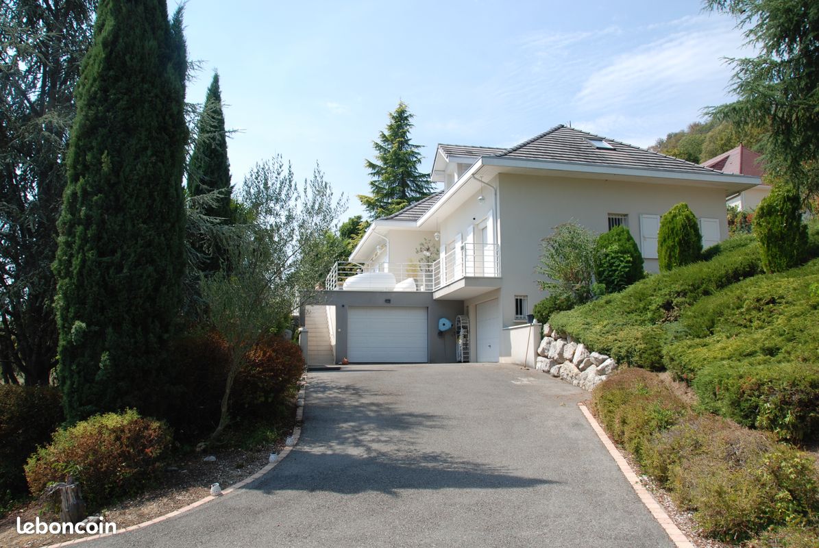 Maison 6 pièces 174 m² · à Tullins · 174 m² · 685 000 €