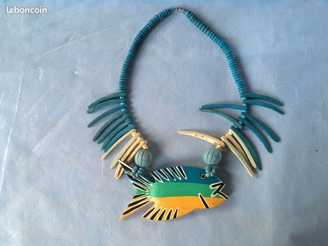 Collier Organza Bleu Avec Pendentif Poisson Vert Bleuté - Neuf Sans Emballage, Sans Marque