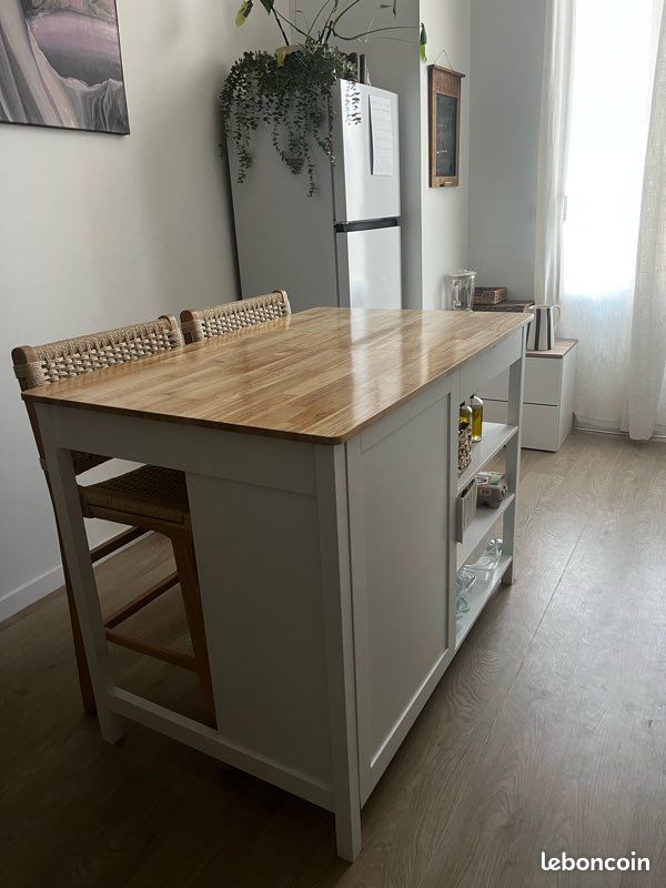 Îlot central Sweeek + 2 tabourets – Parfait état (image 1)