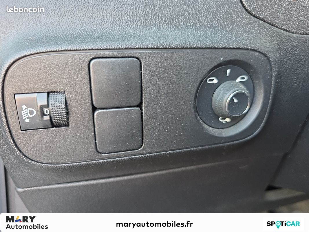 CITROEN C3 PureTech 83 S&S BVM5 Feel Business (image 14)