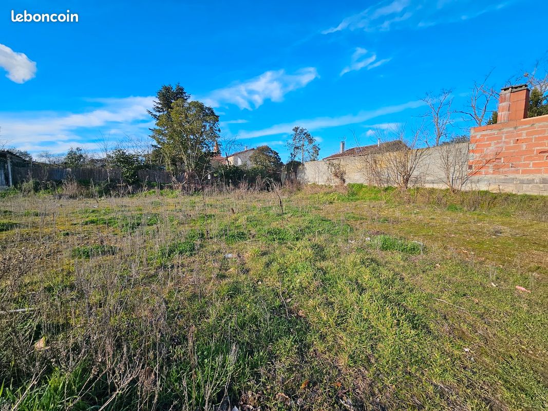 SEYSSES TERRAIN à bâtir au centre . Permis déjà accepté · 175 000 €