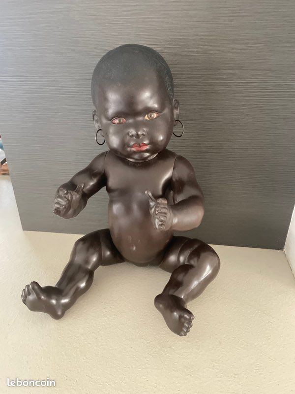 Poupon noir garçon en vinyle qui pleure et dit papa maman