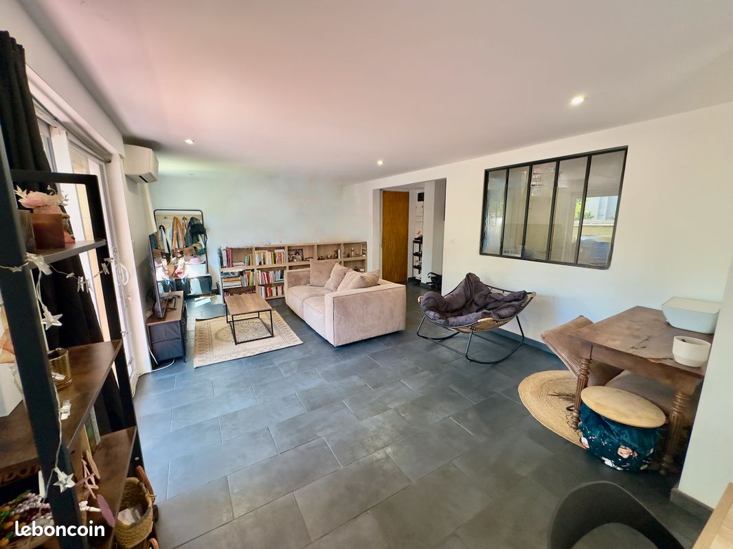 Appartement 7 pièces 117 m² · à Nîmes · 117 m² · 162 000 €