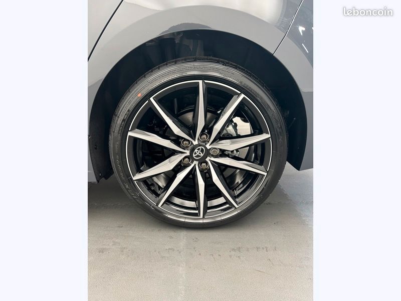 Toyota Corolla Hybride 1.8L 140h GR Sport Pack Techno + TO MY26 (image 9)